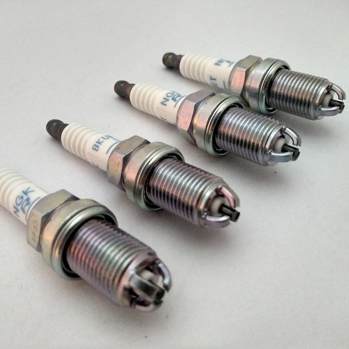 Imagen 7 de 8 de Bujia Ngk Bkur6et10 Vw Bora Golf Iv Passat 2.0 8v (x4pzs)