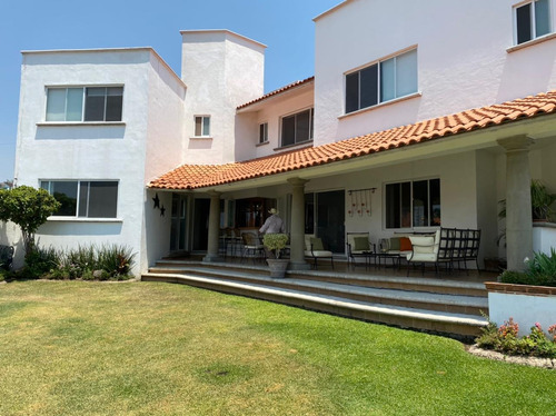 Imagen 2 de 14 de Venta De Casa Con Alberca, Amplio Jardín Y Vista Panorámica En Burgos
