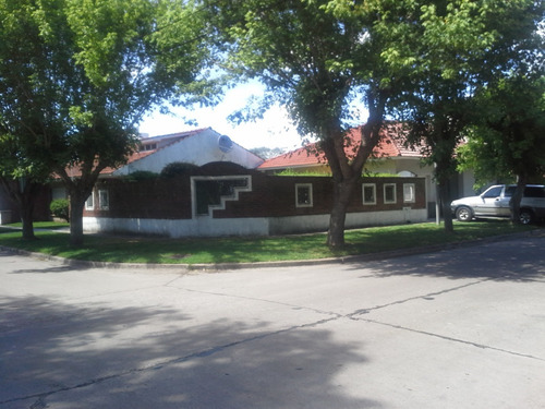 Casa A Modernizar En El Corazon De Parque Luro Acepto Propiedad En Capital O Ph En Zona Parque Luro O La Perla Dueño Directo No Acepto Ni Lotes Ni Embarcaciones