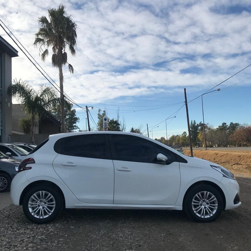 Imagen 6 de 9 de Peugeot 208