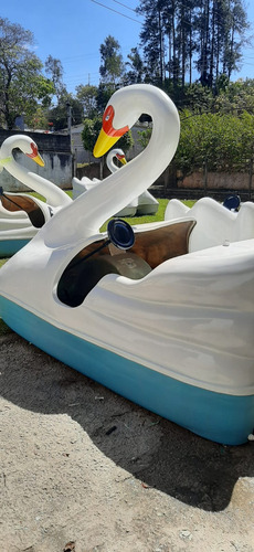 Pedalinhos Cisne De Fibra De Vidro
