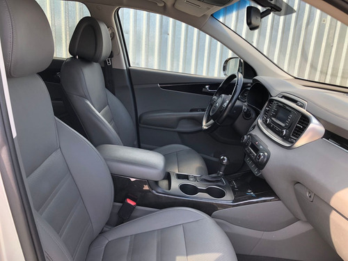 Imagen 9 de 15 de Kia Sorento 2016 3.3 V6 Ex Piel 7 Pasajeros At