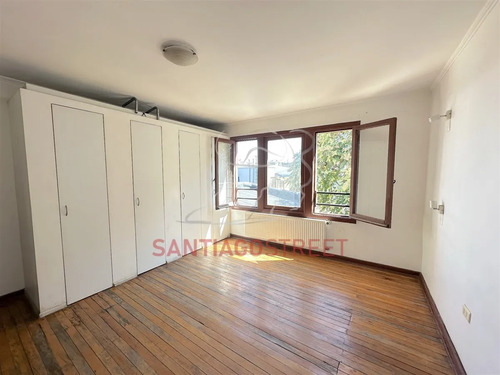 Oficina En Venta En Providencia 4 Pisos