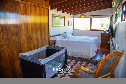 Venta Casa,los Dominicos Las Condes, 4 Dormitorios, Piscina.