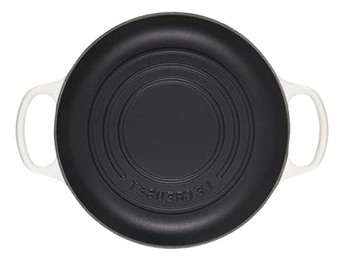 Le Creuset Enameled Iron Bread Haven, Blanco, 1.75 Qt.