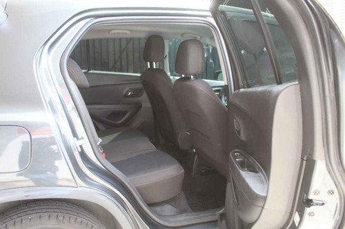 Imagen 12 de 15 de Chevrolet Trax 2019 5p Ls L4/1.8 Man