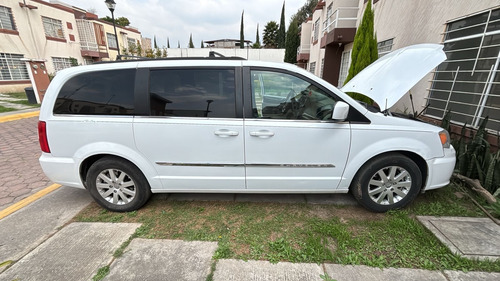 Chrysler Town & Country 3.6 Limited Mt