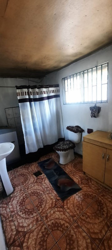 Vende Casa En Sector Marconi, 3 Dormitorios, 2 Baños