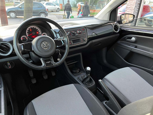 Imagen 10 de 17 de Volkswagen Up! 2015 1.0 High Up! 75cv 5 P