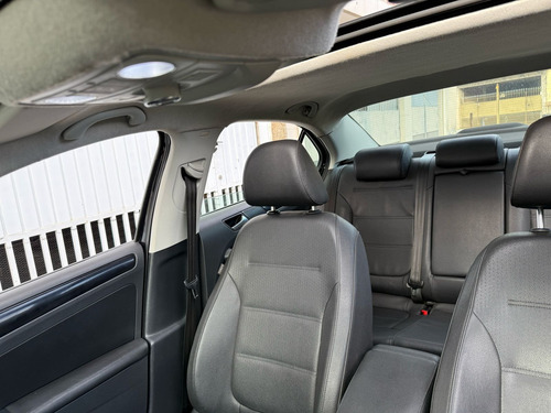 Volkswagen Jetta 2.0 Comfortline Flex 4p Automática