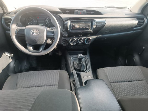 Toyota Hilux Hilux 2.7 SR 4x2 CD 16v FLEX 4P MANUAL