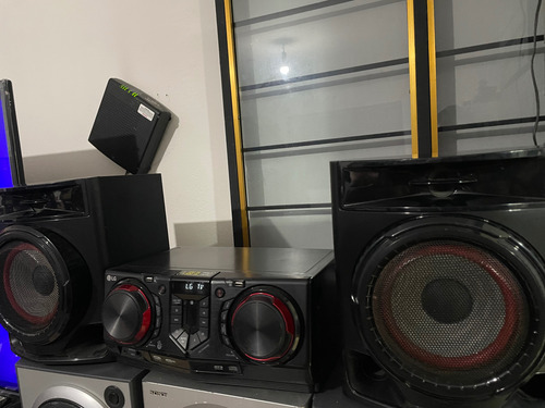 Minicomponente Lg Xboom Cj44 Negro Y Bluetooth 480w (usado) Negro Con Rojo 480 W (Usado)