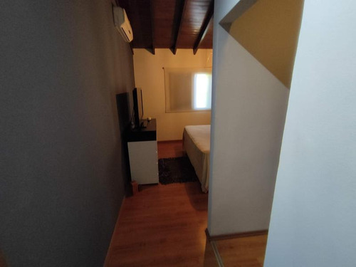 Casa De Cuatro Ambientes, En Venta - Haedo -
