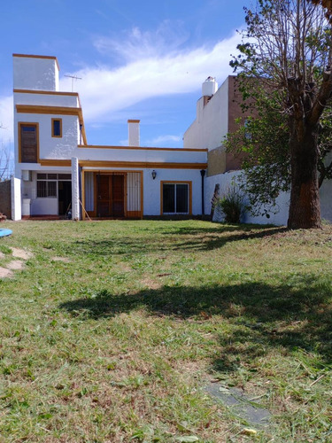 Casa En Venta . 4 Dormitorios 4 Baños - 500mts2 - Bolívar