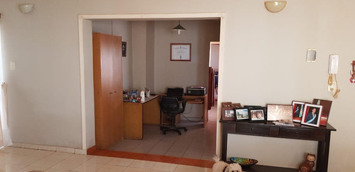 Casa En Venta - 3 Dormitorios 2 Baños - 300mts2 - San Luis