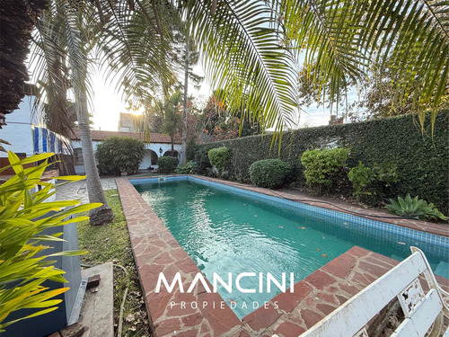 Apto Crédito - Casa En Venta De 5 Ambientes Con Cochera, Quincho Y Piscina - Villa Ballester