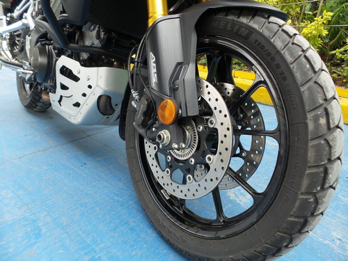 Suzuki V-strom 1000