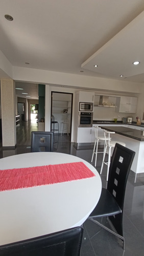 Aparto-casa, Remodelado, Amoblado Y Equipado En La Urb. Alta Florida (planta Alta)