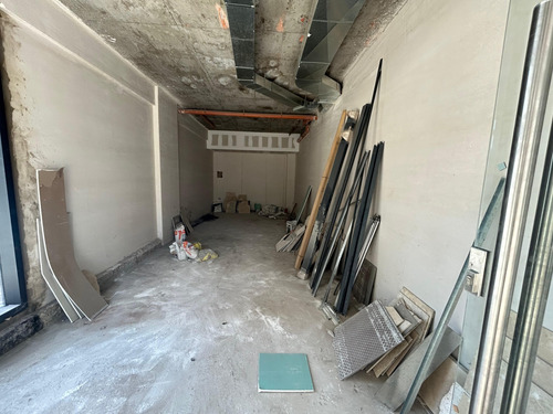 Local Comercial En Alquiler En Agora I, Camaño