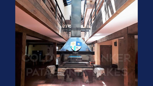 Imagen 2 de 17 de Venta Hotel Castillo Del Caballero, 943m2, Lote De 4500 M2 En Faldeo Del Bayo Villa La Angostura