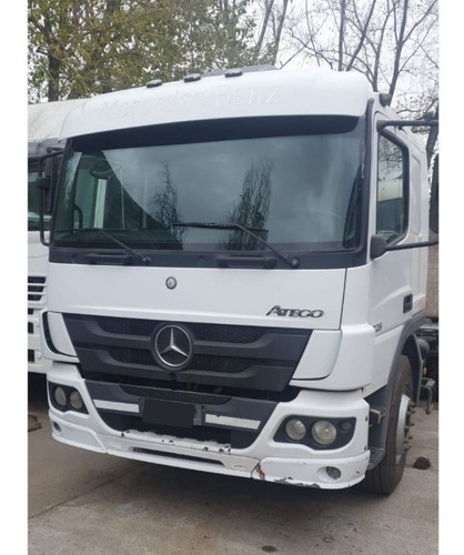 Imagen 3 de 15 de Mercedes Benz 1725 Tractor Corto C/plato. Año 2016