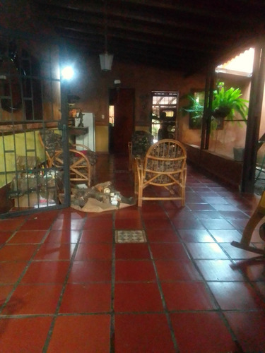 Imagen 11 de 12 de Amplia Casa Tipo Chana 5 Dormitorios 3 Bñas