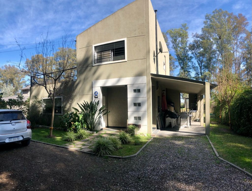 Imagen 2 de 14 de Excelente Casa Quinta En Luján - Barrio Las Casuarinas