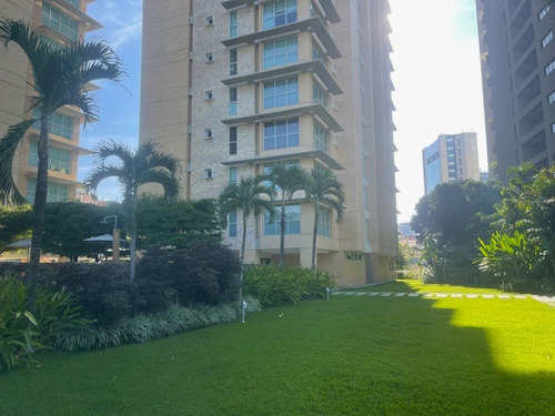 Hermoso Y Acogedor Apartamento En Alquiler Ubicado En El Conjunto Res. Premier Esmeralda. Mac