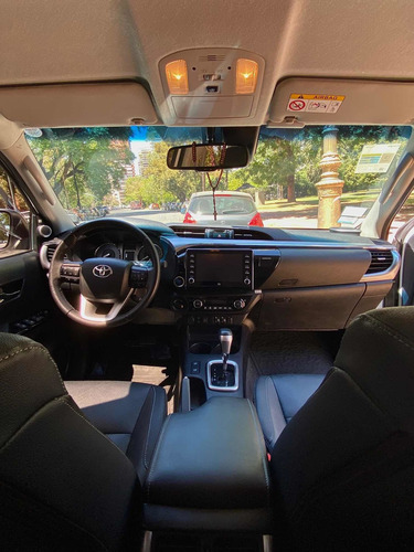 Imagen 17 de 25 de Toyota Hilux 2021 2.8 Cd Srx 177cv 4x4 At