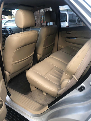 Imagen 8 de 10 de Toyota Sw4 2013 3.0 Srv Cuero I 171cv 4x4 4at