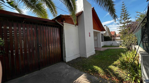 Amplia Casa En Villa Macul