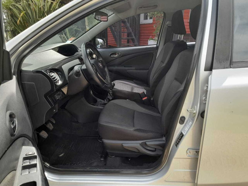 Imagen 8 de 13 de Toyota Etios 1.5 4 Ptas Xls 4at L/18 2018