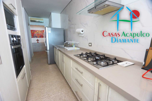 Imagen 16 de 30 de Cad Ocean Front 803. Terraza Con Vista Frontal Al Mar