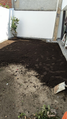 Tierra Negra Con Abono De Borrego Para Tu Jardín 40 Kilos