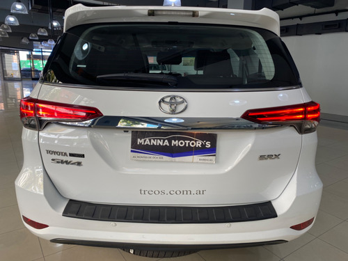 Imagen 9 de 16 de Toyota Hilux Sw4 Tdi Srx At L16 2019