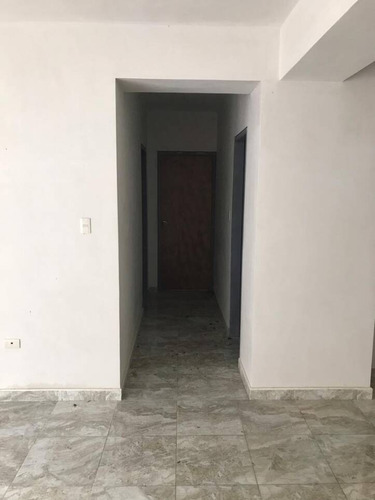 Imagen 7 de 10 de Venta De Apartamento En Mañongo Cod. 143578