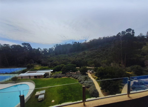 Departamento En Venta De 4 Dorm. En Papudo