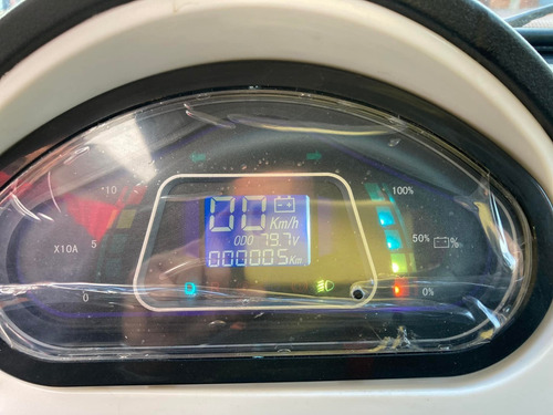 Imagen 6 de 13 de Coradir Tito 100% Electrico 3 Puertas Bitono 0km My2023