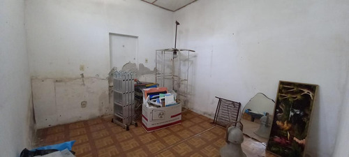 Imagen 9 de 17 de Casa Grande De 4 Dormitorios A Reciclar En Unión
