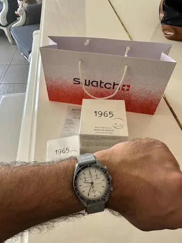 Relógio Omega X Swatch Moonswatch 1965 Correia Cinza Bisel Preto