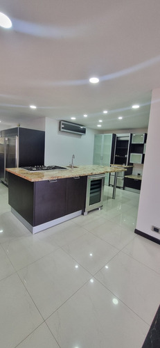 Apartamento Townhouse La Tahona 4hab/5baños/3p.estacionamien
