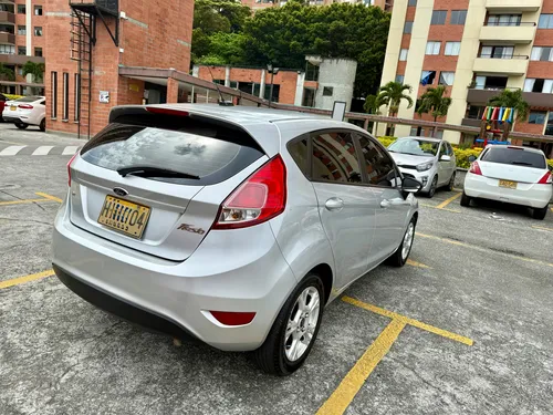 Ford Fiesta 1.6 Hatchback Se