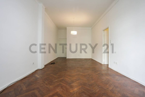 Venta Departamento 3 Ambientes En Destacada Zona De Palermo A 1 Cuadra Del Shopping Alto Palermo.