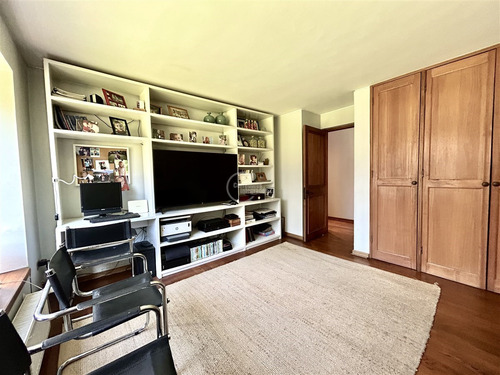 Casa En Venta De 5 Dorm. En Lo Barnechea