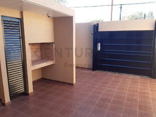 Imagen 8 de 18 de 133 Entre 70 Y 71 . Duplex En Venta, Los Hornos.-