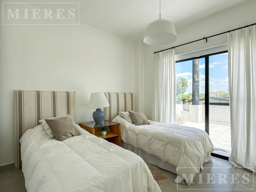 Casa En Venta En Santa Elena, Pilar Del Este