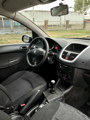 Peugeot 207 2011 1.4 Xs