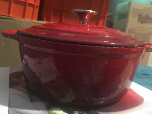 Cacerola Olla De 2 Litros Aproximadamente De Hierro Fundido Color Rojo