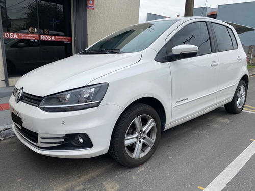 Imagem 1 de 11 de Volkswagen Fox 2015 1.6 Comfortline Total Flex 5p