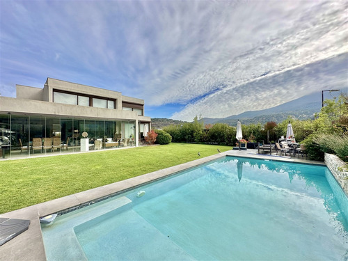 En Condominio: Los Bravos / Craighouse